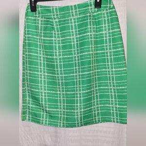 Chadwicks pencil skirt.  4P.  Green with white. Linen blend.  Just adorable
